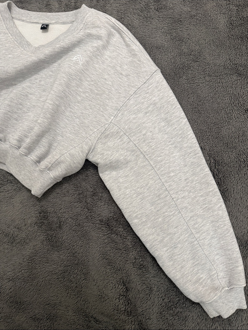 Oner Active Light Gray V-Neck Cropped Sweater - Picture 4 of 7